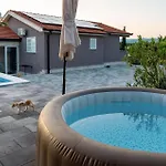 Luxurious In *